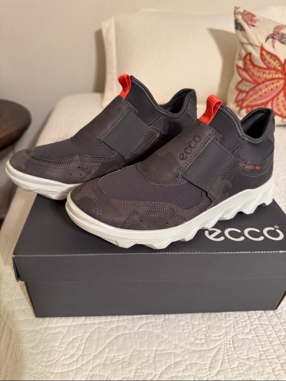 ECCO slip-on size 38, 7-7.5